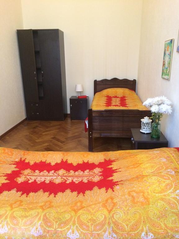 Apartment On Tabidze 3/5 Tiflis Habitación foto